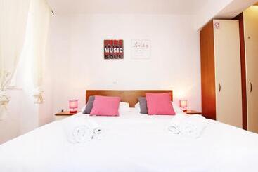 پانسیون Villa Ivanka