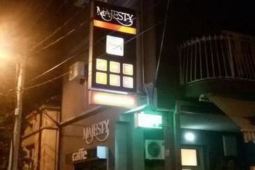 هتل Bed And Breakfast Majesty