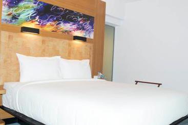 هتل Aloft Chandigarh Zirakpur