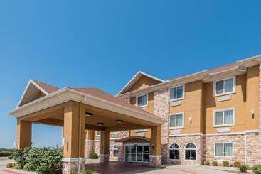 فندق Days Inn & Suites By Wyndham Cleburne Tx
