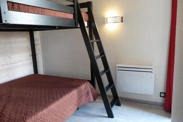 Charmant T2 Rénové Avec Balcon Sud Et Vue Pistes Au Cœur De Plagne Bellecôte   Fr 1 351 108