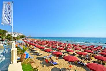 Grand Hotel La Playa