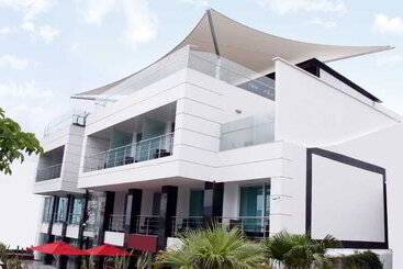 هتل Zi One Luxury