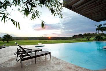 استراحتگاه Los Altos Residences By Mint