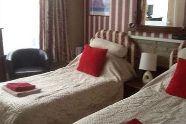 هتل Trevali Guest House