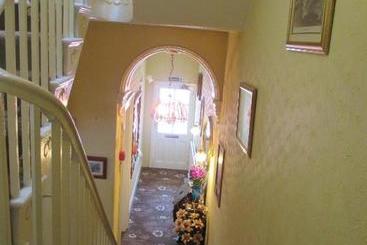 هتل Caledonia Guest House