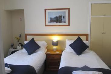 هتل Caledonia Guest House