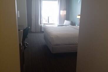 ホテル Comfort Inn & Suites