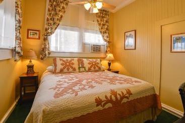 هتل Wailuku Guesthouse