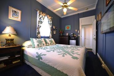 هتل Wailuku Guesthouse