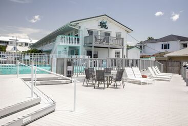 فندق على الطريق The Boathouse