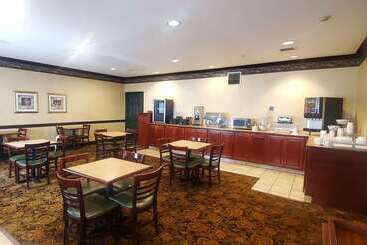 هتل آپارتمان Wingate By Wyndham Youngstown   Austintown