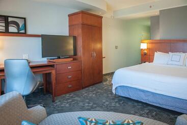فندق Courtyard By Marriott Pensacola Downtown