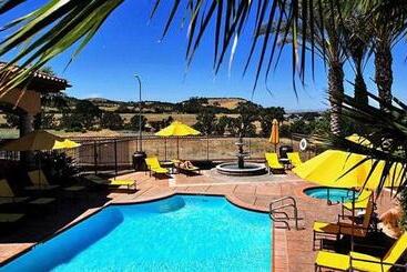La Bellasera Hotel & Suites