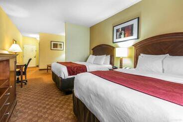 هتل Comfort Suites South Point  Huntington