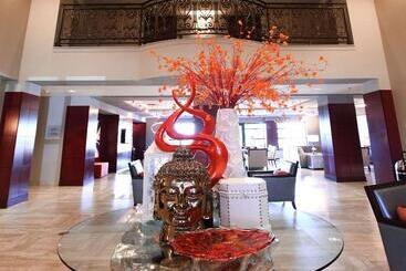 هتل Hilton Garden Inn Des Moines Airport