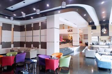 בית מלון כפרי Grand Inna Daira Palembang