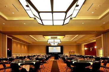Overton Hotel And Conference Center