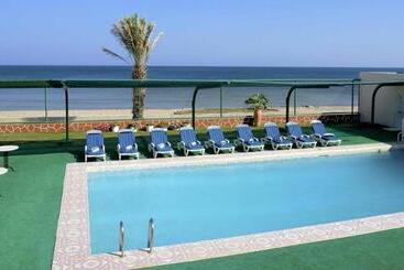 Resort Sur Beach Holiday