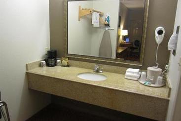 Отель Executive Inn & Suites Jewett