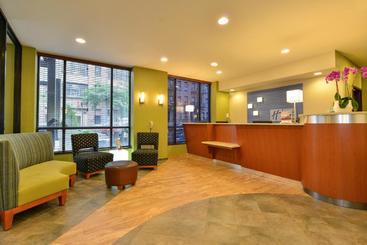 هتل Holiday Inn Express Manhattan Midtown West, An Ihg