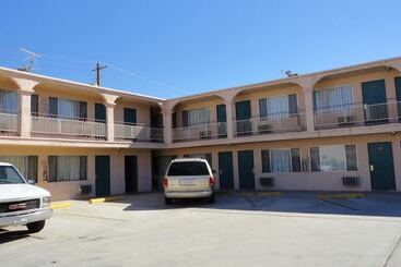 فندق على الطريق Imperial 400 Motor Inn