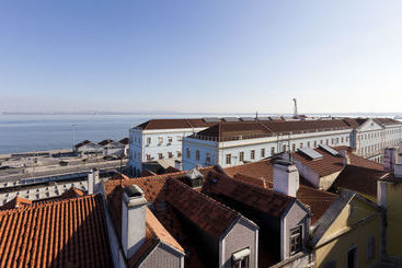 Hello Lisbon Santa Apolonia