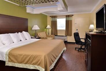 هتل Americas Best Value Inn Winona