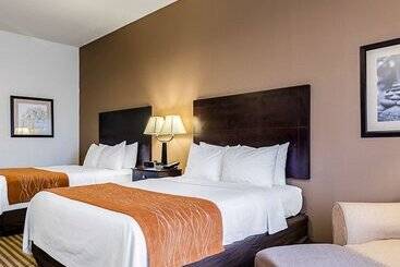 هتل Comfort Inn & Suites Lawrence University Area