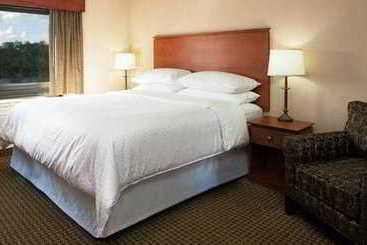 هتل Four Points by Sheraton Fort Myers Airport