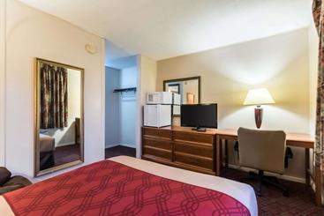 هتل Red Carpet Inn