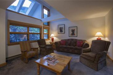 Cimarron Lodge