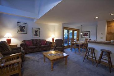Cimarron Lodge