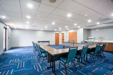 هتل Hampton Inn Elkins
