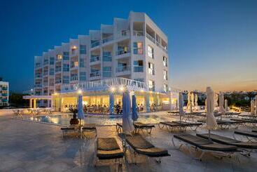 Infinity Blu   Designed For Adults By Louis Hotels