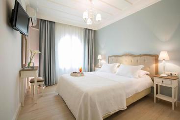 Lefko Hotel & Apartments