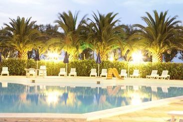 اقامتگاه Vela Club Hotel & Appartamenti