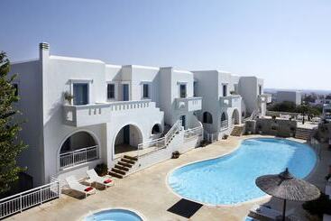 Отель Mitos Suites