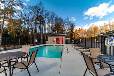 فندق Econo Lodge Inn & Suites Cayce I 26 Airport