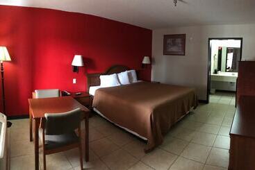 汽车旅馆  Relax Inn Mcrae