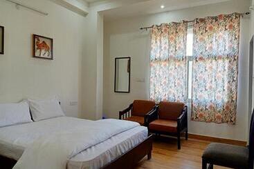 酒店 Hindupura Residency