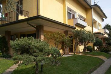 B&b Accogliente A Due Passi Dal Metrò Di Milano   Casa Adriana