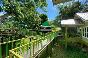 تختخواب و صبحانه Ho Kho Coffee And Cottages