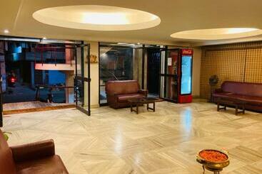 هتل Rathna Palace