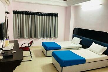 هتل Rathna Palace