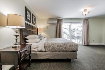 هتل Beach Cove Waterfront Inn