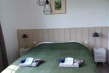 تختخواب و صبحانه Domaine L Esprit D Antan