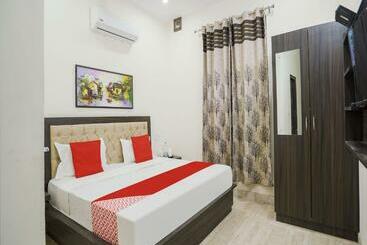 酒店 Oyo 84355  Saini