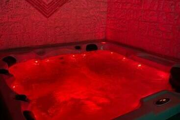 پانسیون Suite Privative Jacuzzi Sauna De La Villa Del Castagnol
