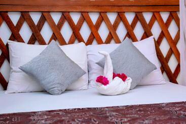 تختخواب و صبحانه Kuti Hotel Stone Town